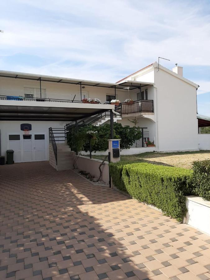 Apartment Maslina Biograd Na Moru Exterior photo