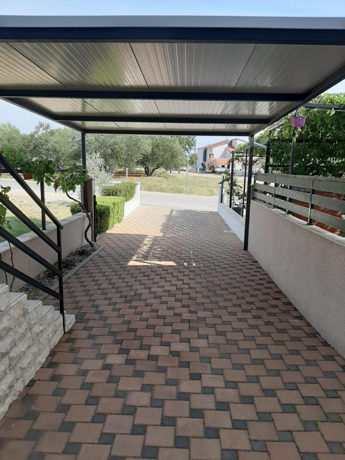 Apartment Maslina Biograd Na Moru Exterior photo